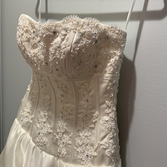 Custom Champagne Satin Never Worn Wedding Dress SZ 6 - Picture 8 of 16